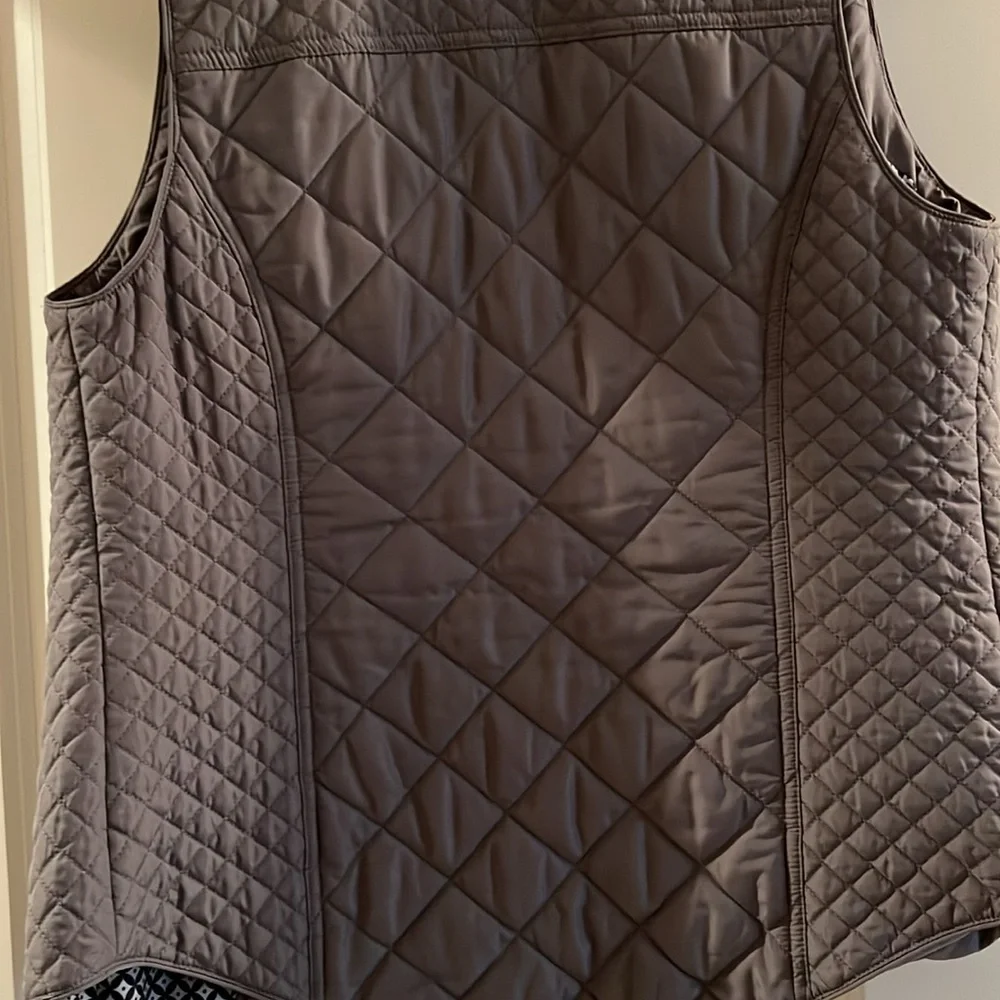 Crown & Ivy Gray vest - Picture 2 of 2